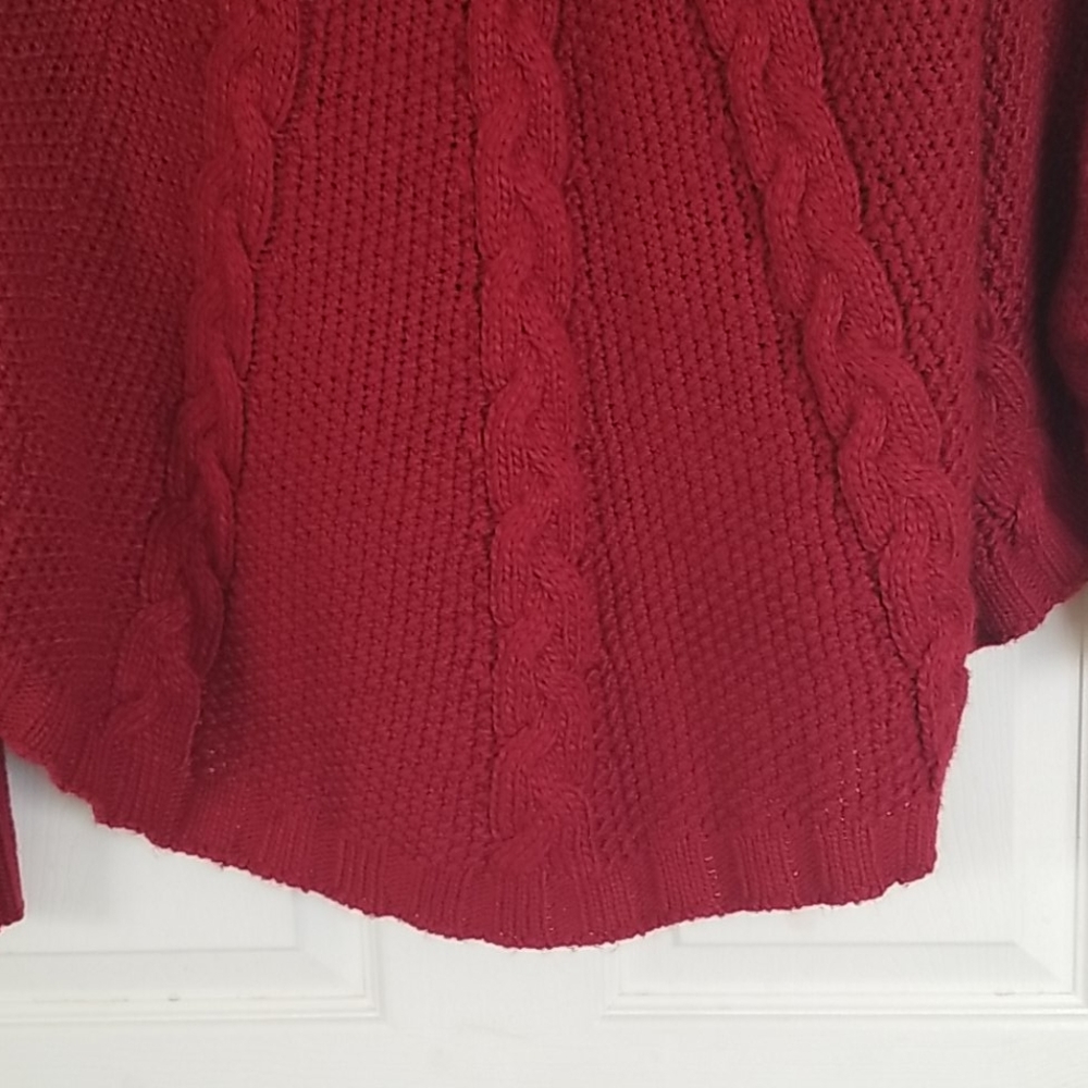 Beautiful Wool Cape Sweater - Picture 2 of 6